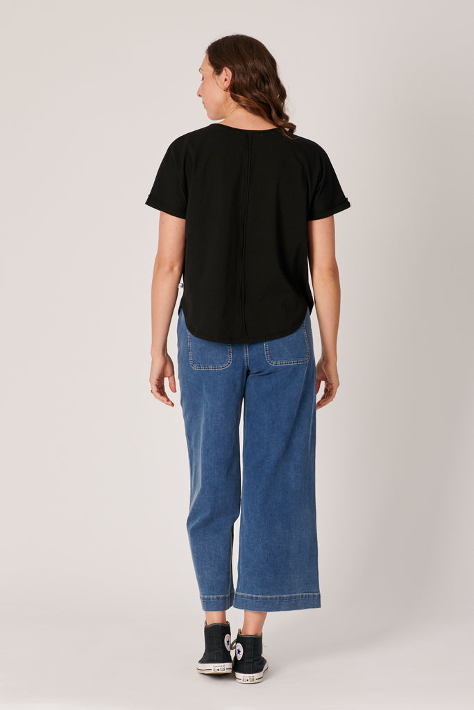 V-Neck Curve Hem Tee