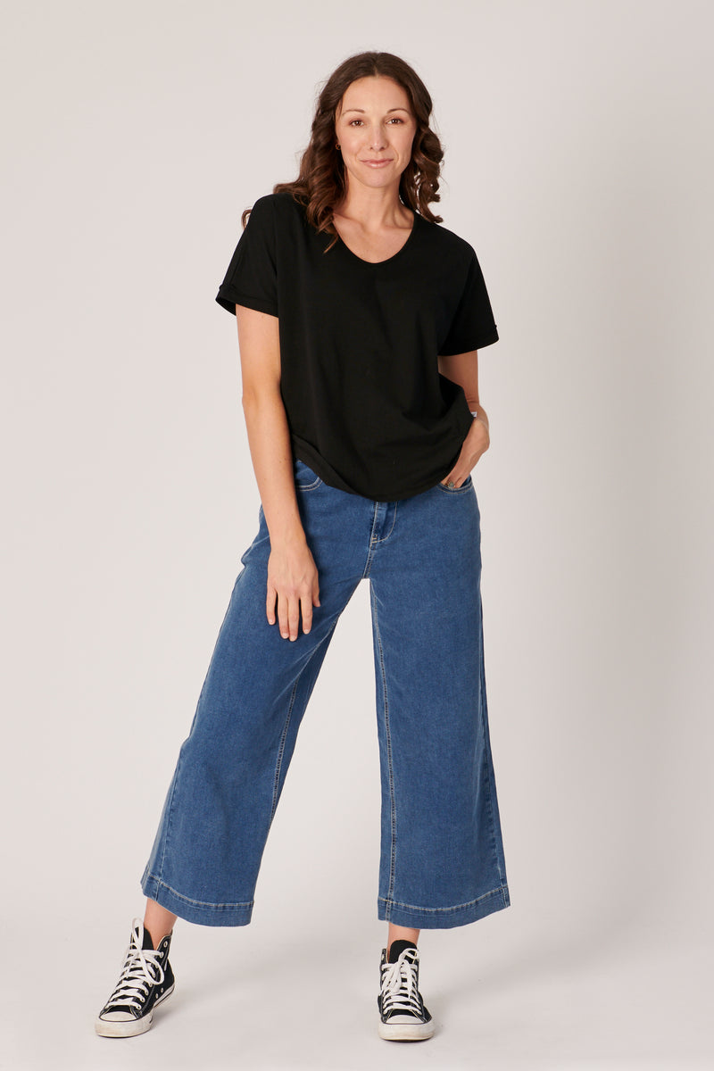 V-Neck Curve Hem Tee