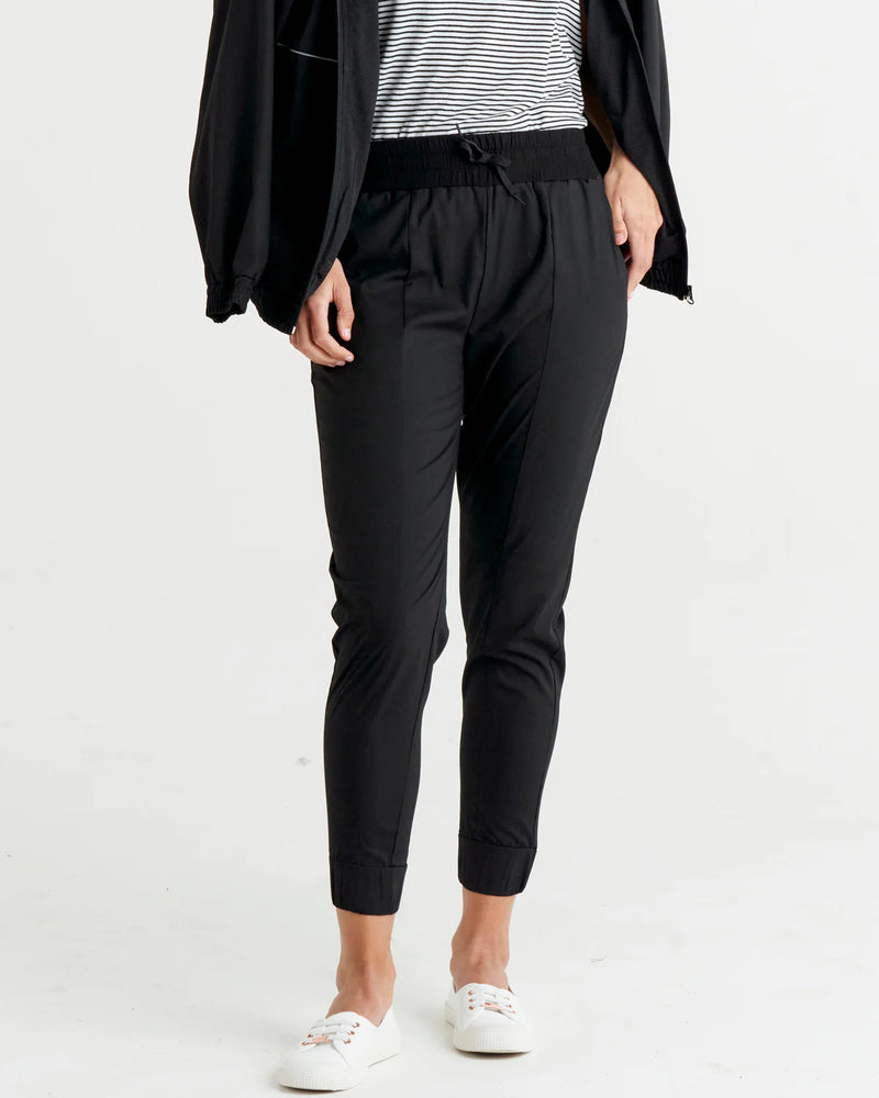 ALTITUDE JOGGER