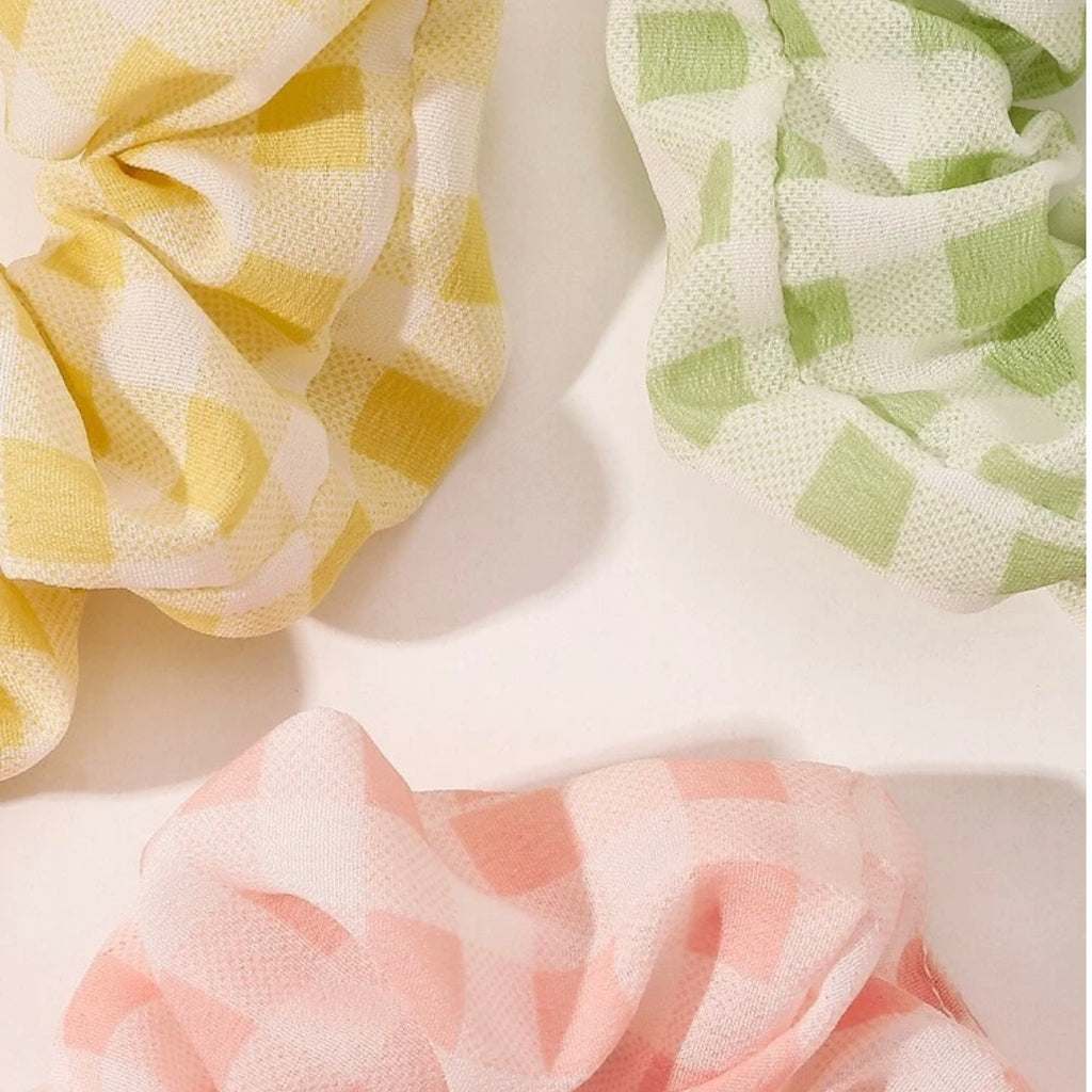 LARGE GINGHAM SCRUNCHIES